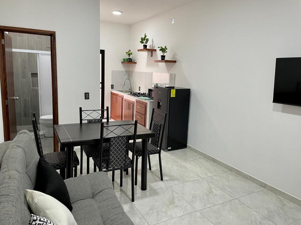 テキーラCasa Madera - Departamento 2アパートメント エクステリア 写真
